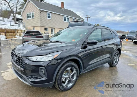 2025 Ford Escape St Line Select z USA, uszkodzony, nr VIN 1FMCU9NAXSUB45447